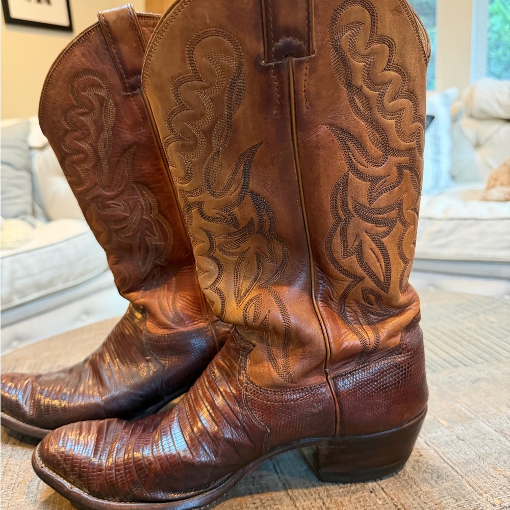 Vintage Justin Cowboy Boots Made in USA Leather Size 9.5 Style 8303